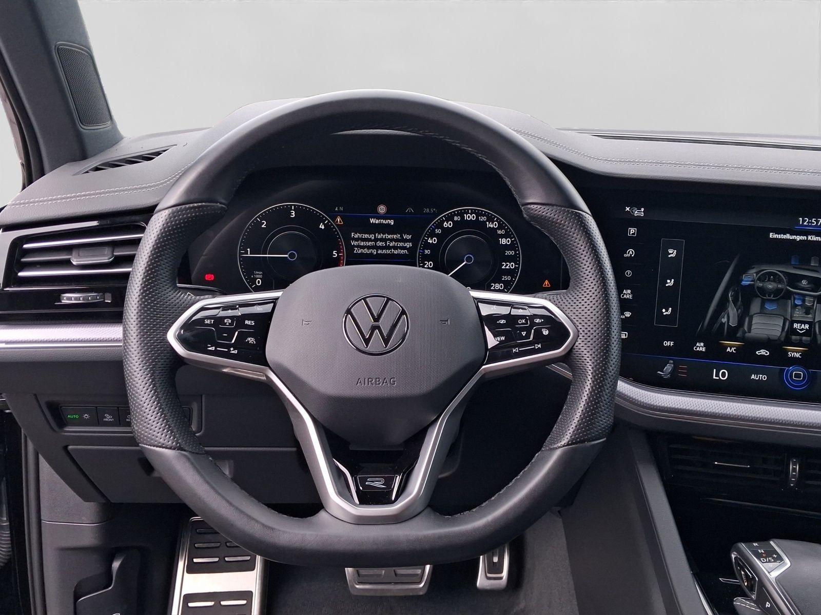 Volkswagen Touareg 3.0 TDI DSG 4M R-LINE MATRIX AHK PANO