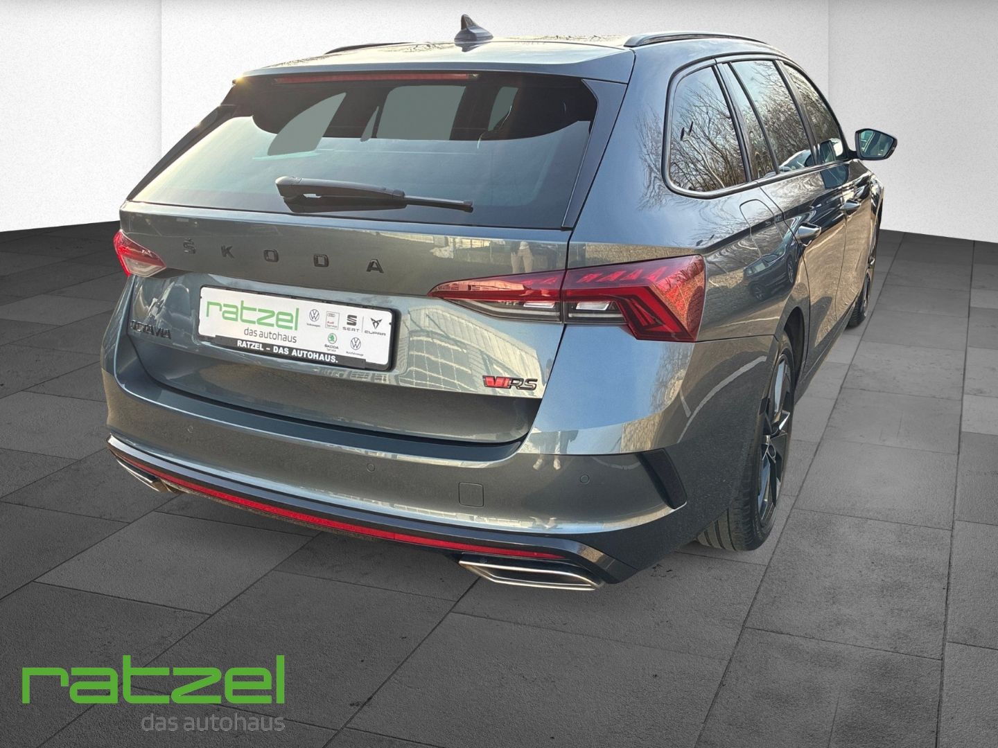 Fahrzeugabbildung SKODA Octavia 4x4 Combi RS TDI 2.0 HUD Navi Digitales