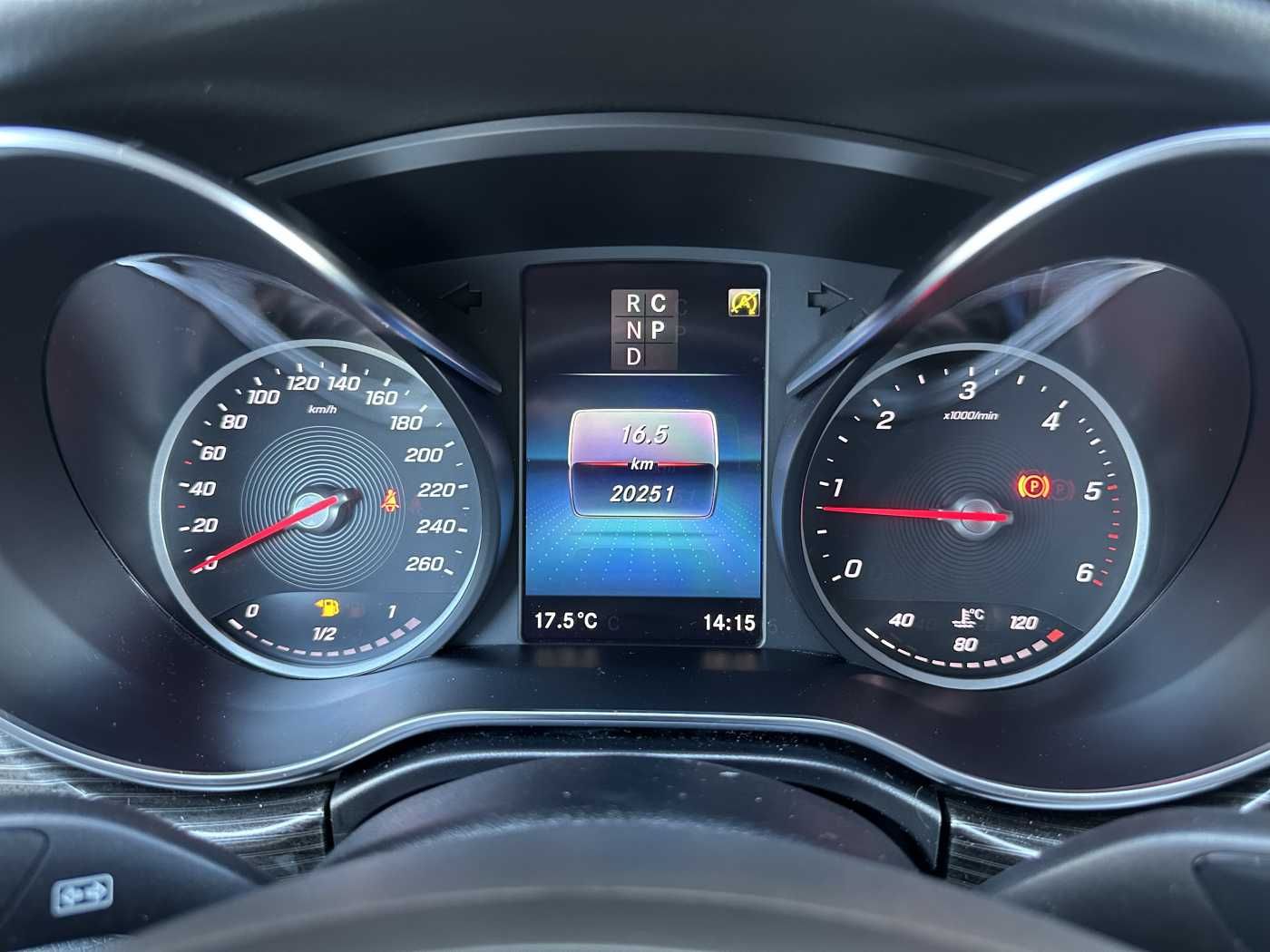 Fahrzeugabbildung Mercedes-Benz V 300 d AVA ED 4MATIC AHK2,5to Standheiz 360Kam