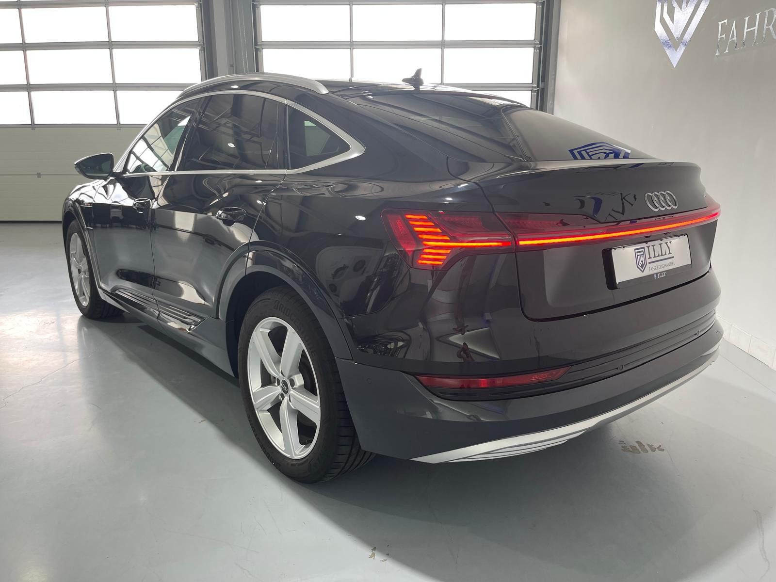 Fahrzeugabbildung Audi e-tron 55 Quattro*Audi-Anschlussgarantie*S-line*