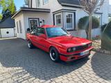 BMW E 30 318 is - BMW 318 aus 1990: 318i