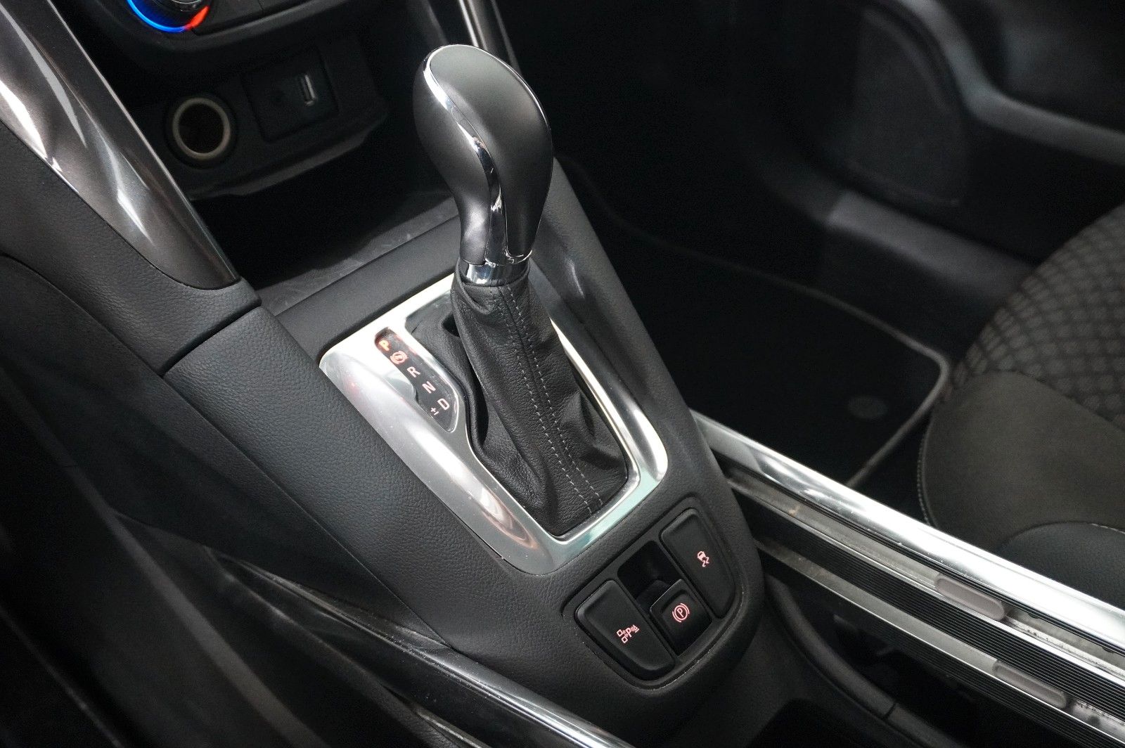 Fahrzeugabbildung Opel Zafira Tourer 1.4T INNOV. 7-SITZER NAVI/KAMERA