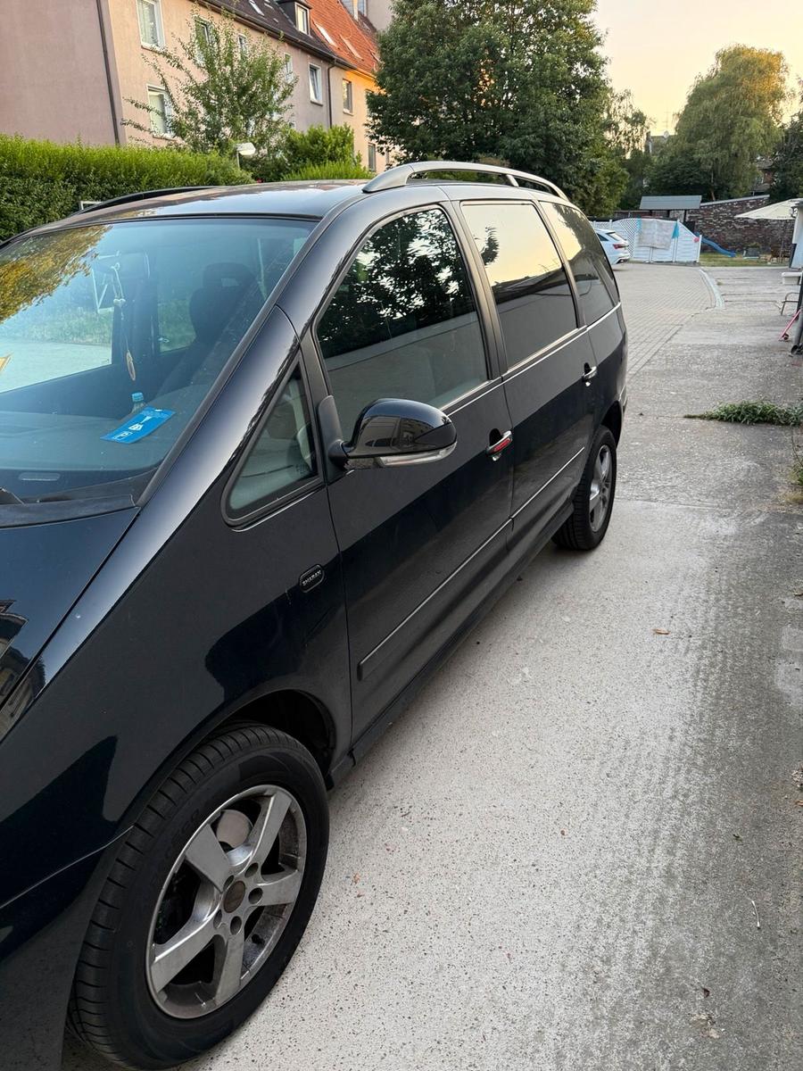 Volkswagen Sharan 2009 — photo 15