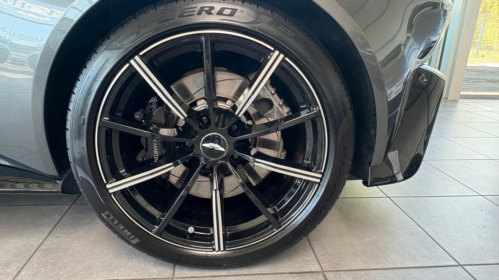 Fahrzeugabbildung Aston Martin V8 Vantage 4.0 V8 voll sehr gepflegt