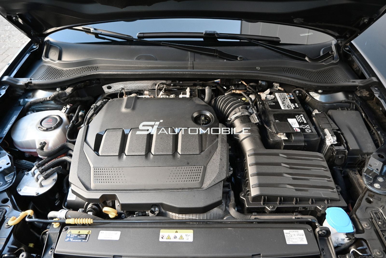 Fahrzeugabbildung SEAT Leon 2.0 TDI FR DSG Sportstourer °AHK°STANDHEIZ°