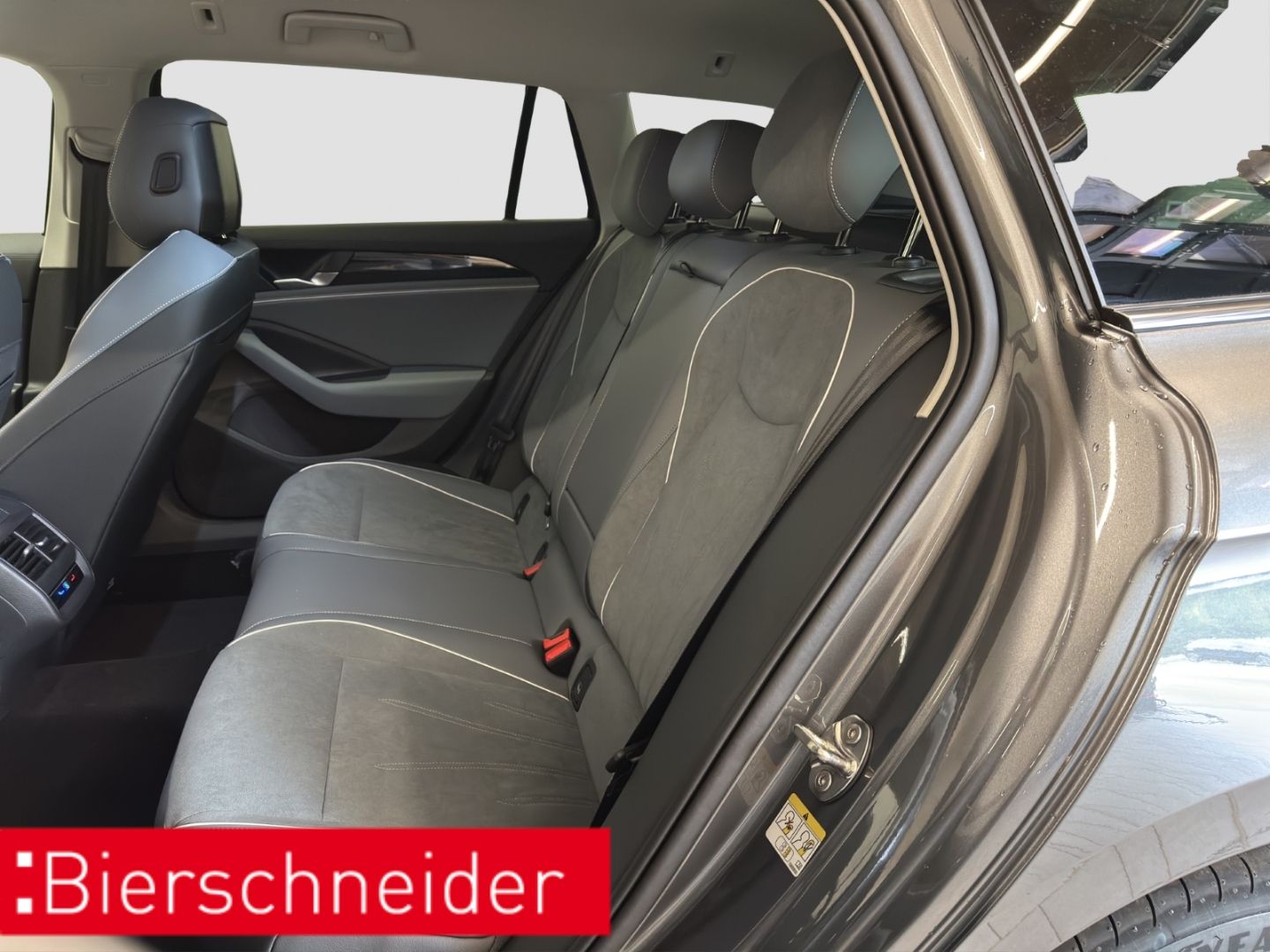 Volkswagen Passat Variant 1.5 eTSI DSG Business AHK 360  HU foto 20