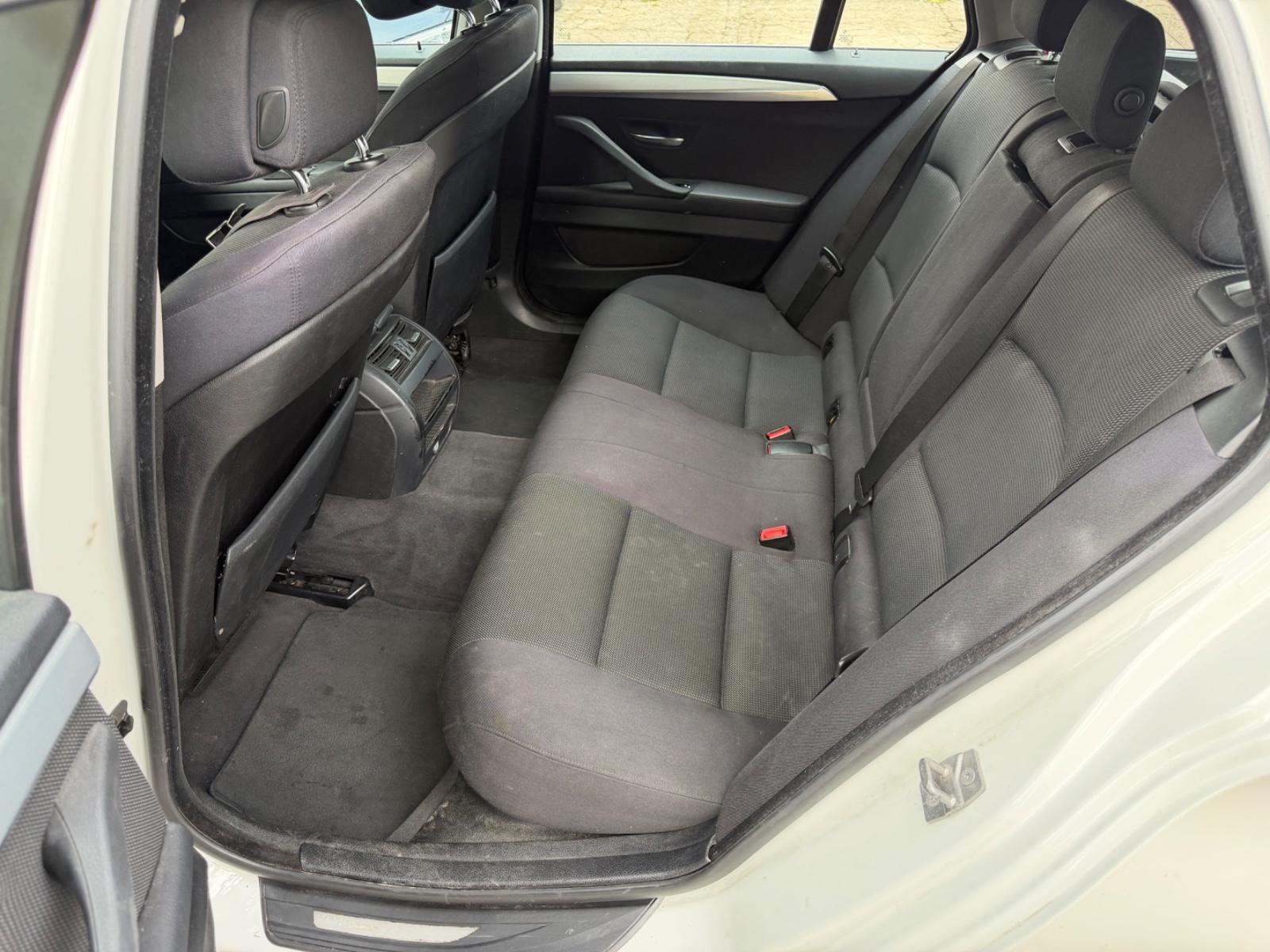 BMW 520 2012 — photo 11