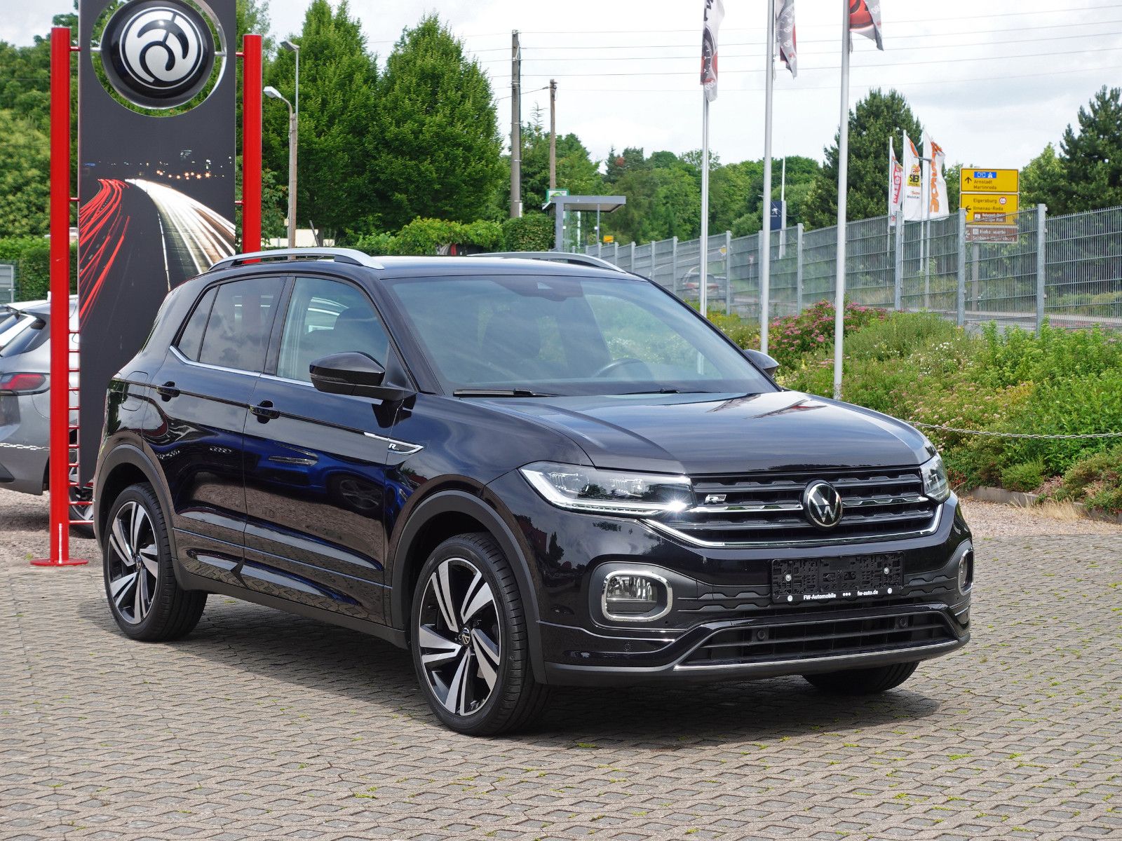 Fahrzeugabbildung Volkswagen T-Cross 1.5 TSI DSG Style R-Line RFK Assist AppC