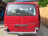 Volkswagen T4 Caravelle 2,5-l-Diesel TDI 75kW Standard - rote Volkswagen T4 Caravelle