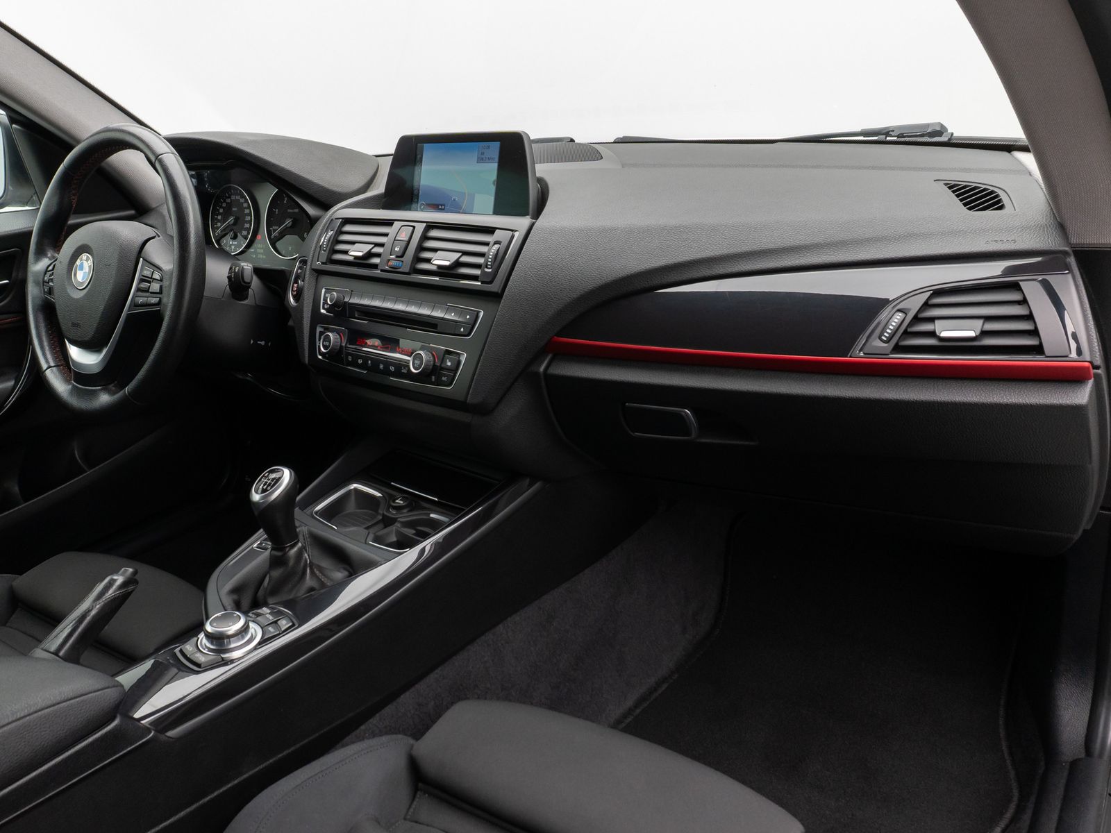 Fahrzeugabbildung BMW 220d Coupé Sport Line PDChinten HiFi Navi Xenon