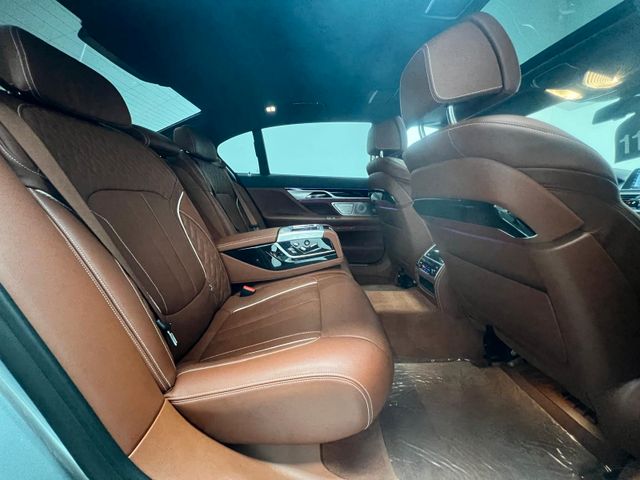 BMW M760Li V12 xDr *Pano-SkyLounge*NightVis.*B&W*TV*