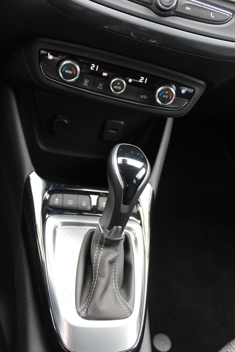 Fahrzeugabbildung Opel Crossland Elegance Automatik*Sitzh*Kamera*Keyles