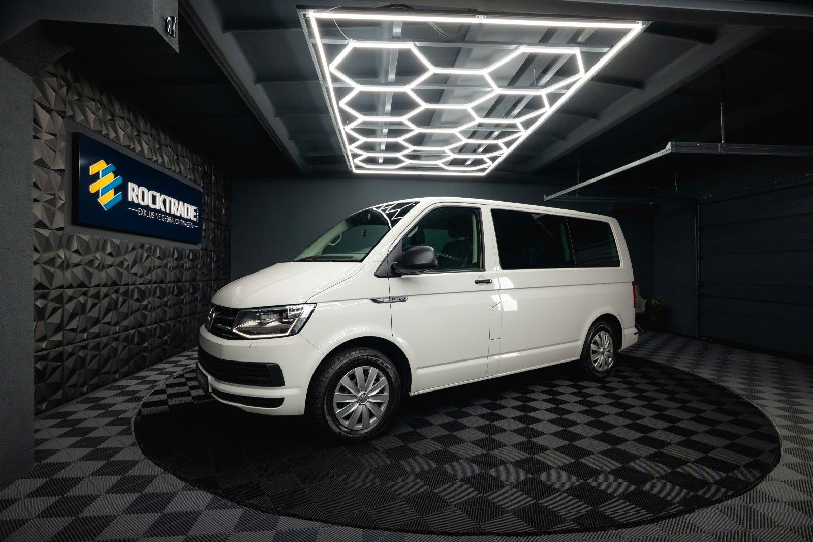 Fahrzeugabbildung Volkswagen T6 Multivan 2.0 TSI Behindertenumbau *LED*ACC*