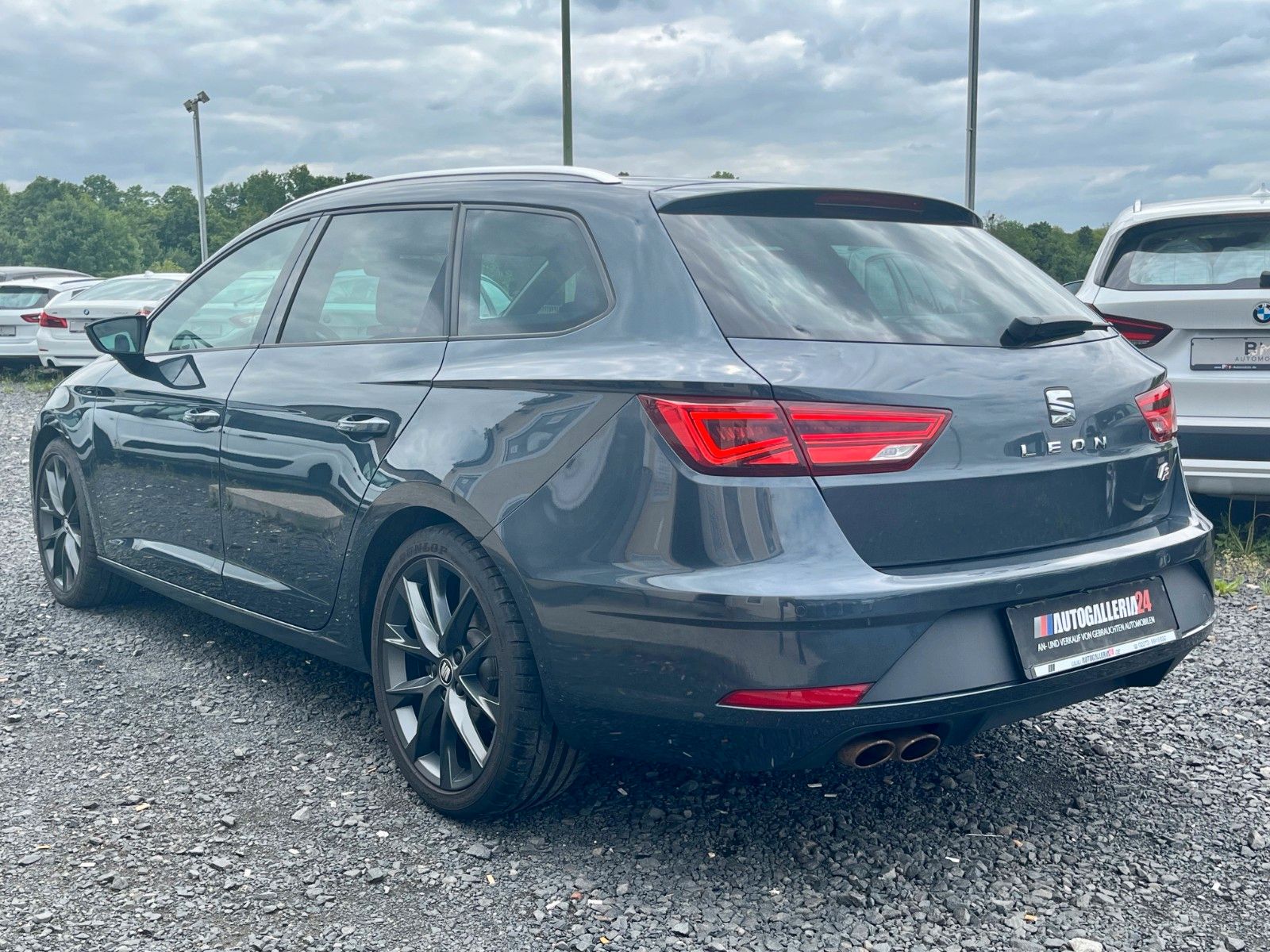 Fahrzeugabbildung SEAT Leon 2.0 ST FR SPORT DSG Navi Leder Pano LED KAM