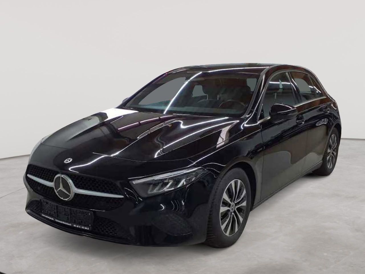 Mercedes-Benz A 180 7G-DCT Entry AdvancedP KAM SHZ imagem 2