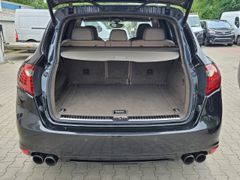 Fahrzeugabbildung Cayenne Turbo Park-Assistent