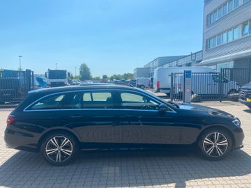 Mercedes E 220 - 5