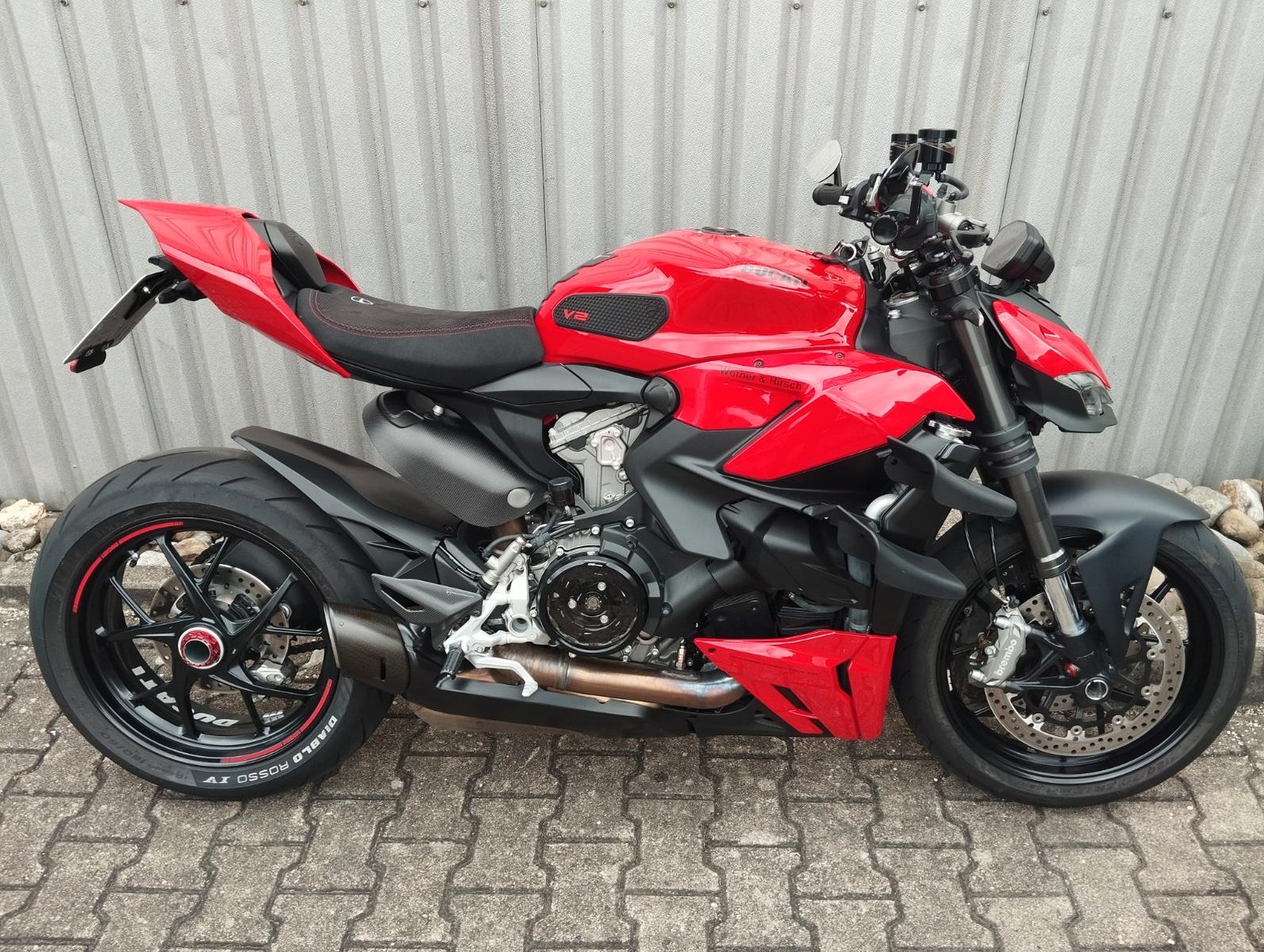 Ducati Streetfighter V2 | viel Zubehör