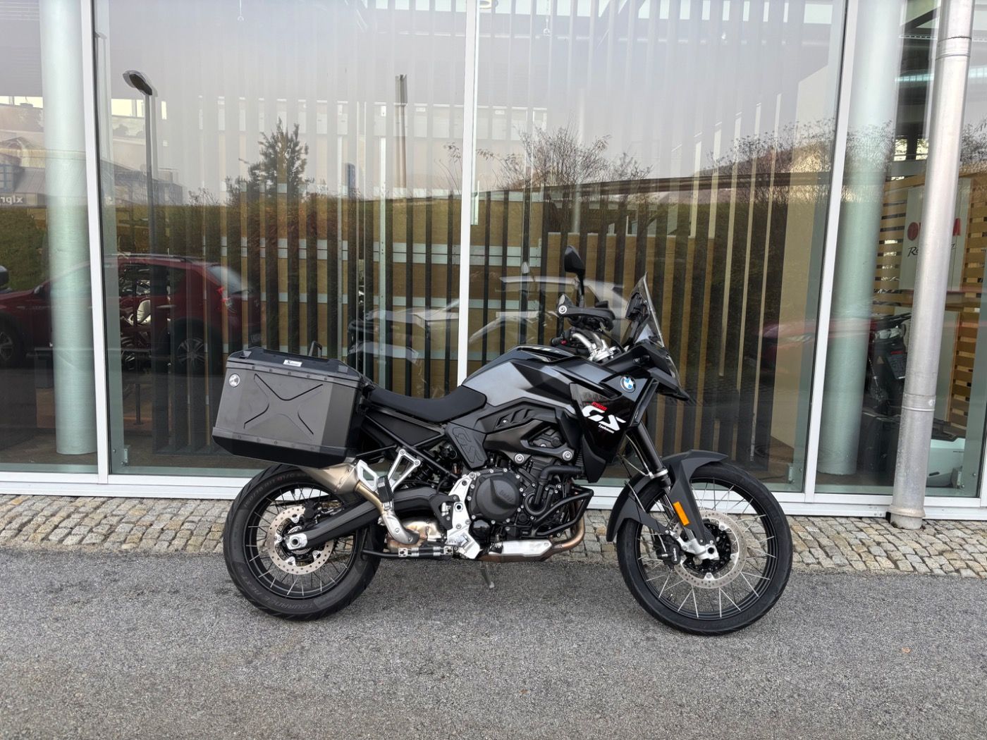 Fahrzeugabbildung BMW F 900 GS mit Kofferset