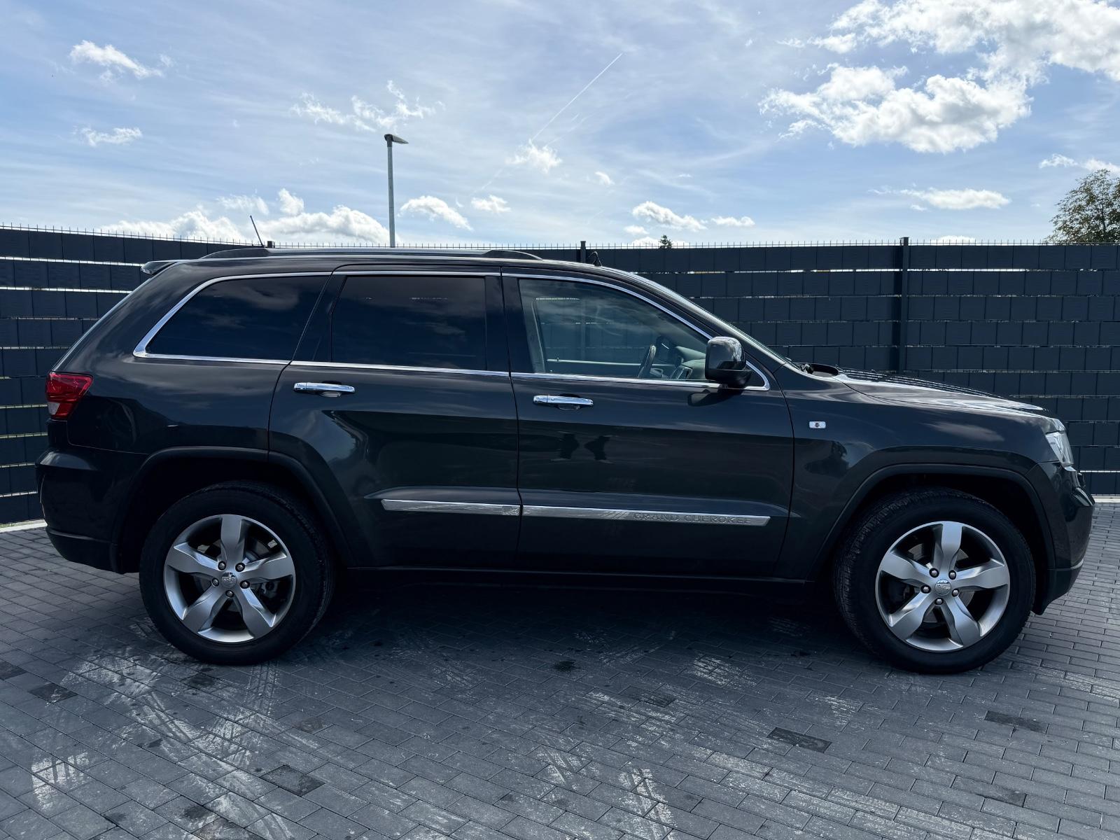Jeep Grand Cherokee 3.6 V6 Overland | 286 ch | BVA | Cuir beige | GPS | Hayon électrique | Volant chauffant
