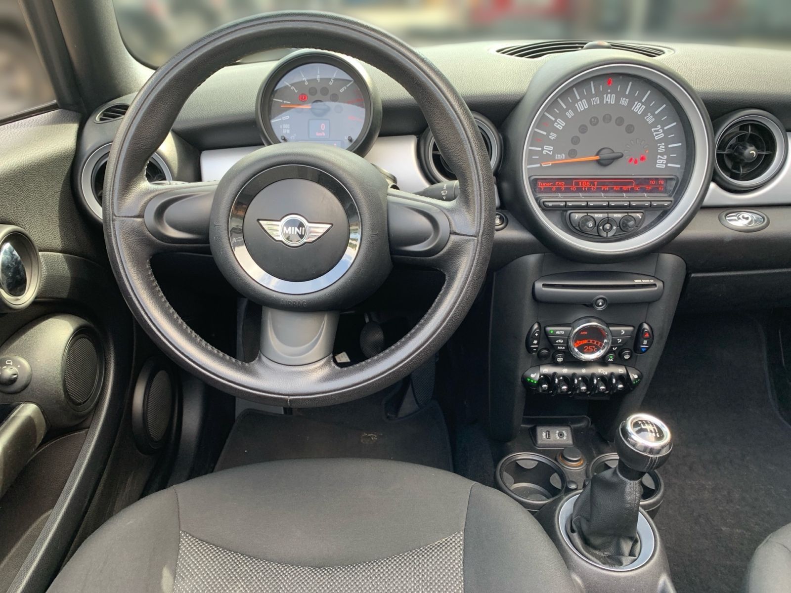 Fahrzeugabbildung MINI ONE Mini Cabrio One 1.6 PDC SHZ