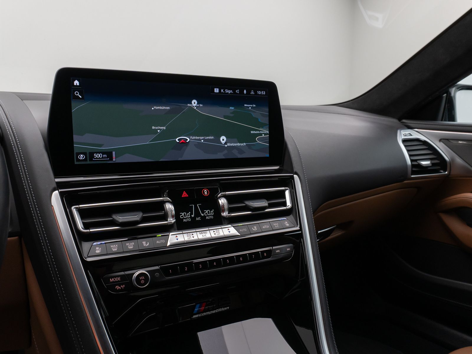 Fahrzeugabbildung BMW M8 Competition xD Coupé 360°Laser SoftCl DispKey