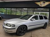 Volvo V70 Kombi 2.4 Silver Edition AHK/NAVI/TEILLEDER - Volvo Gebrauchtwagen in Göttingen