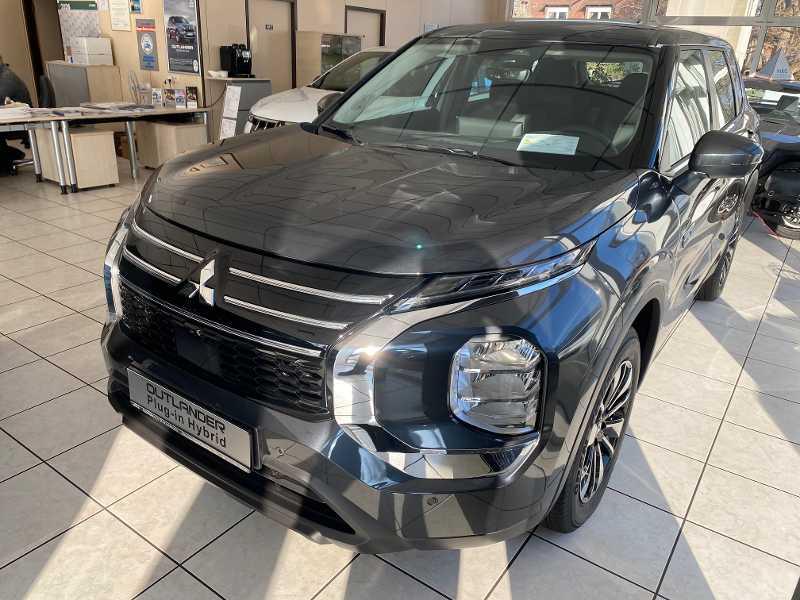 Mitsubishi Outlander 2.4L PHEV BASIS