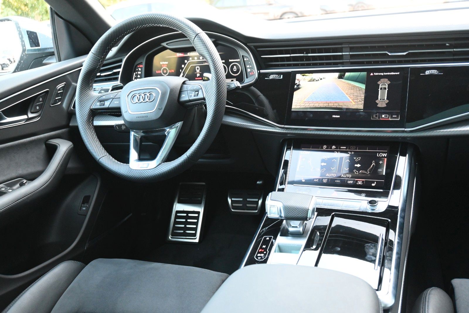 Fahrzeugabbildung Audi RSQ8 RS Q8 TFSI QUATTRO *B&O*PANO*23"Mietkauf