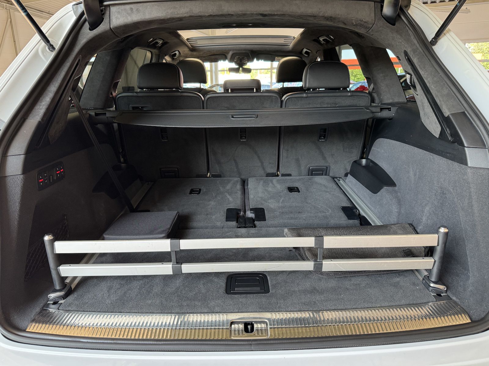 Fahrzeugabbildung Audi Q7 S-Line /7-Si/Pano/Matrix/BOSE/Luft/Ahk/