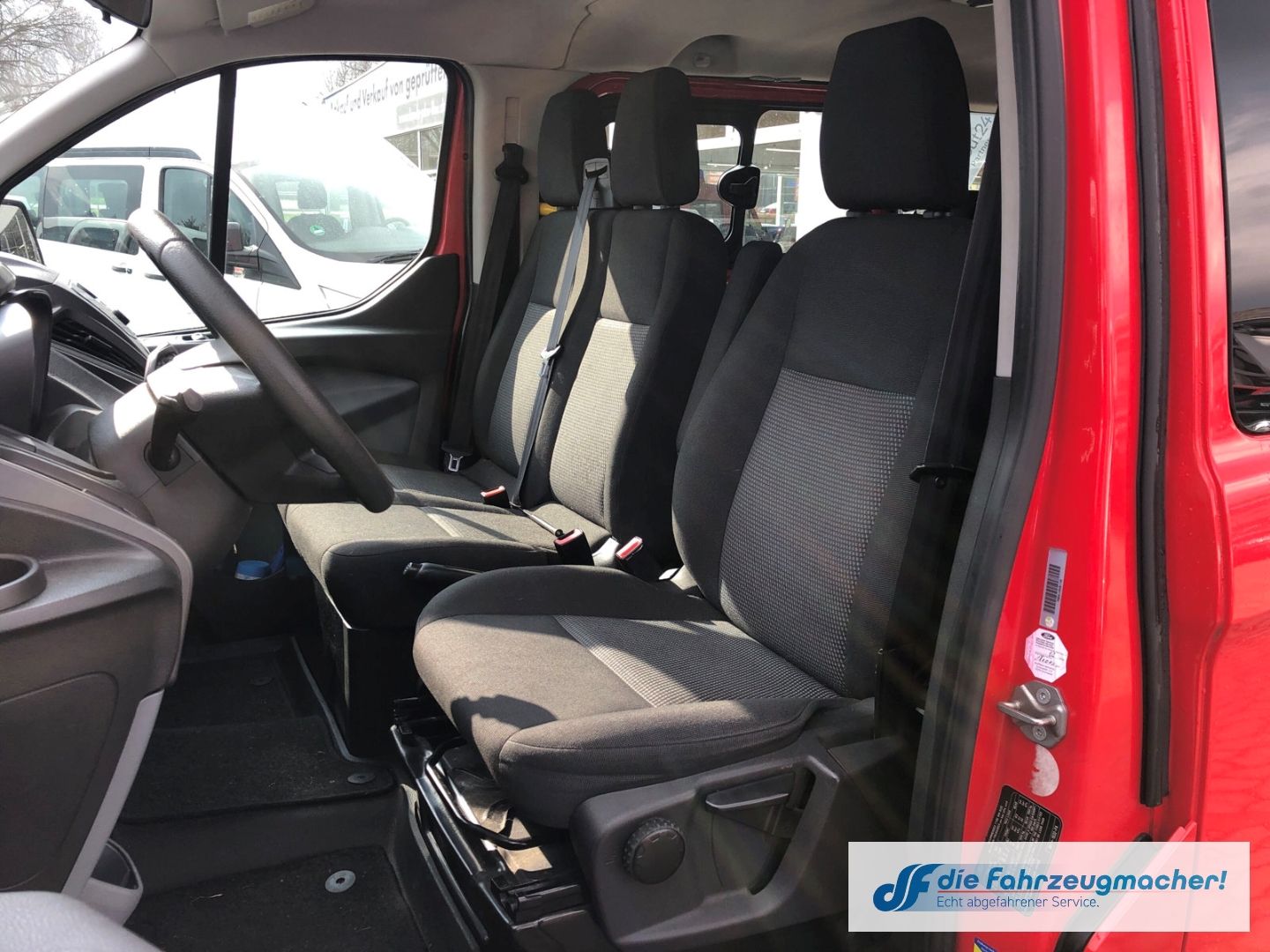 Fahrzeugabbildung Ford Transit Custom Kombi 300 L1 2.2 TDCi *8463