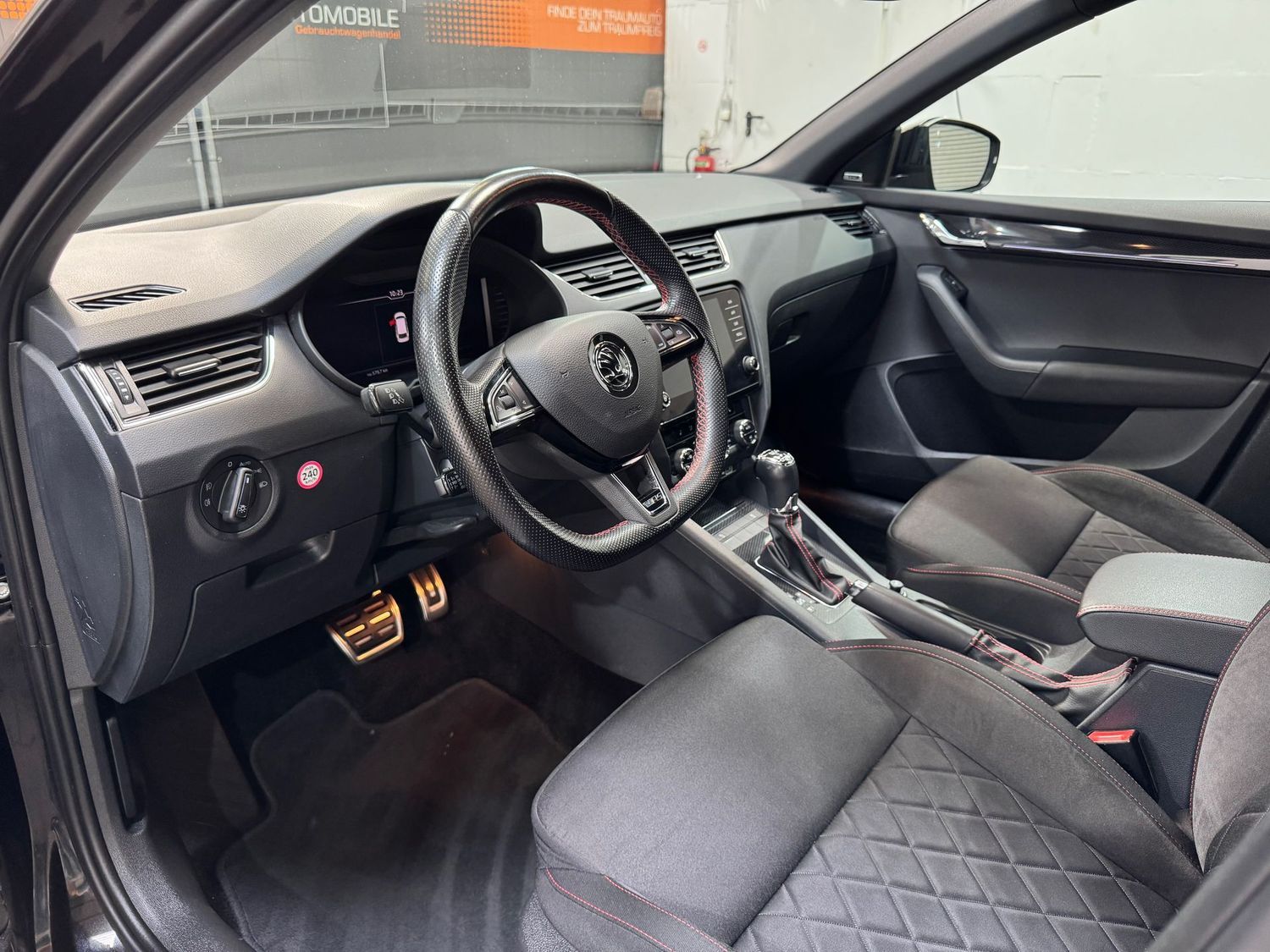 Fahrzeugabbildung SKODA Octavia RS 245 DSG#LED#ACC#Virtual#Carplay#Leder
