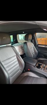 Volkswagen Touareg 3.0 V6 TDI R-SCR Tiptronic BMT BlueMot.. - VW Touareg von privat