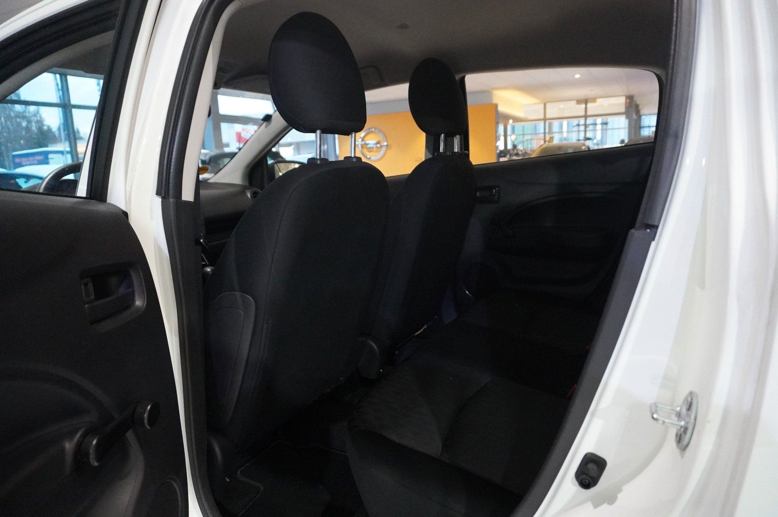 Fahrzeugabbildung Mitsubishi Space Star 1.2 SPIRIT 5-TÜR KLIMA/USB/NEBEL/AUX