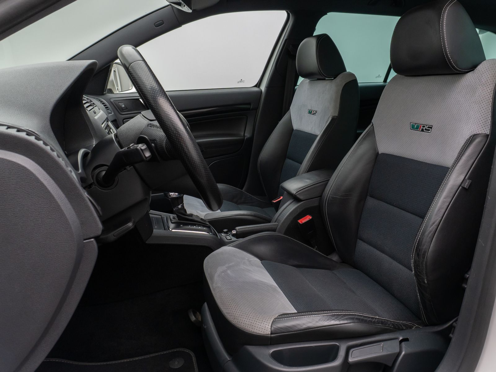 Fahrzeugabbildung SKODA Octavia Combi RS Xenon PDC Navi Sport