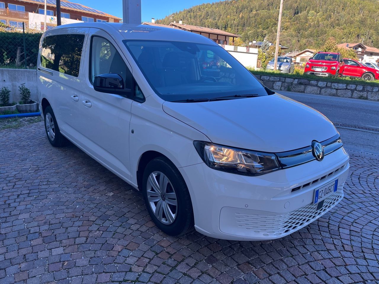 Volkswagen VOLKSWAGEN CADDY MAXI 7 POSTI imagem 2