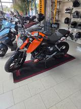 KTM Duke 200 - KTM VON 126 BIS 250 CCM