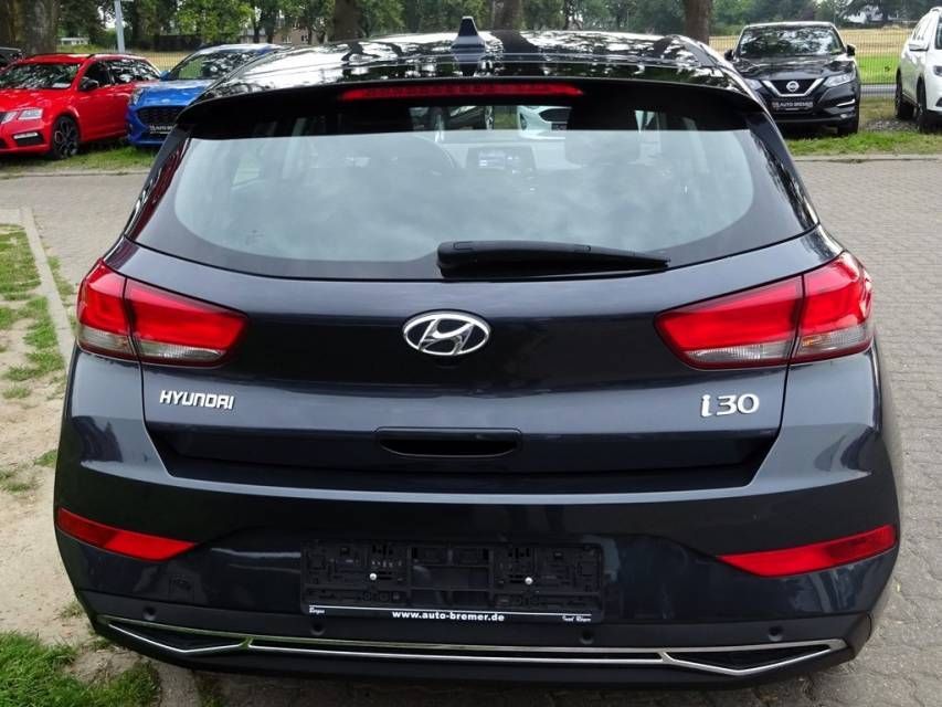 Fahrzeugabbildung Hyundai i30 1.0 T-GDI Mild Hybrid Select