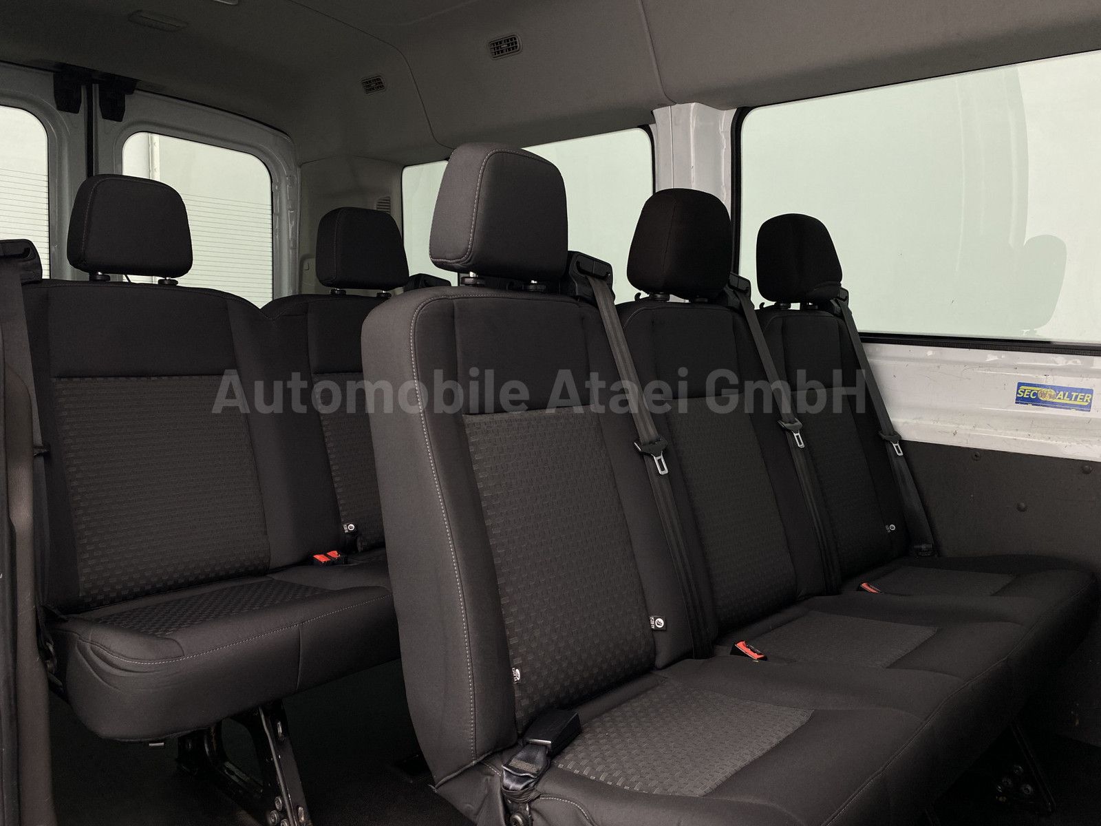 Fahrzeugabbildung Ford Transit 350 L3H2 *8-SITZE + STANDHZG.* (4171)