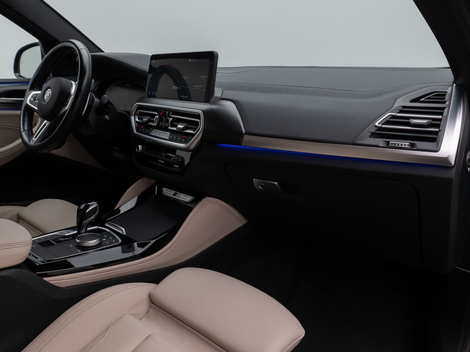 Fahrzeugabbildung BMW X4 M40i Kamera Laser HUD DAB HiFi Komfort 20Zoll