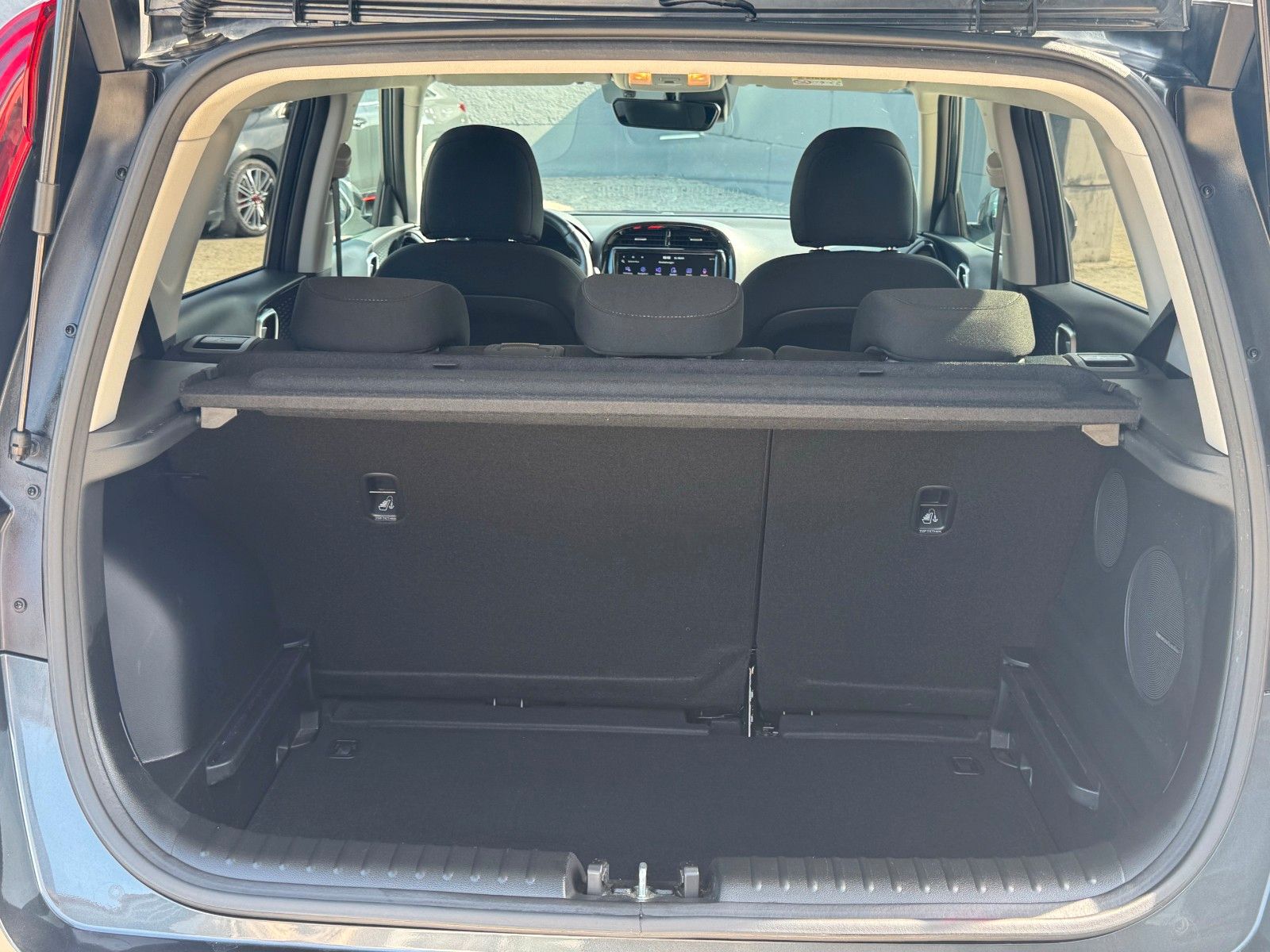 Fahrzeugabbildung Kia e-Soul 64 kWh Vision H&K Kam Navi Temp LKAS LHZ