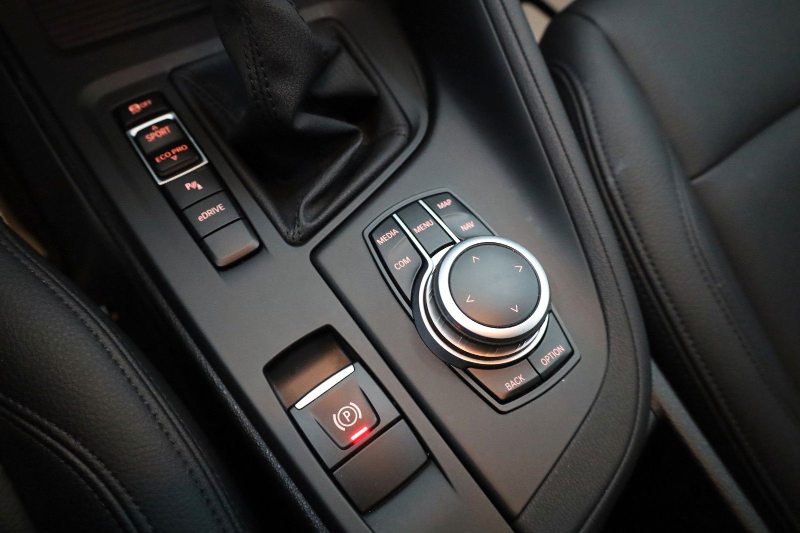 Fahrzeugabbildung BMW X1 xDrive 25e Advantage Leder,Navi,LED,Kamera,SH