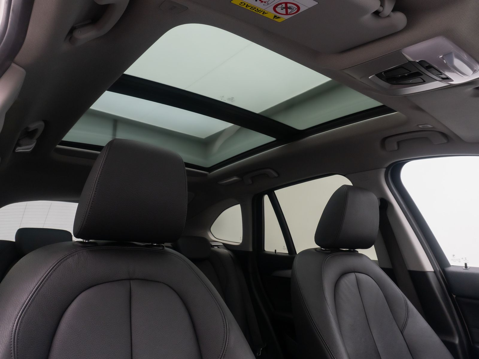 Fahrzeugabbildung BMW X1 xD18d Panorama Kamera DAB HiFi MSport Leder