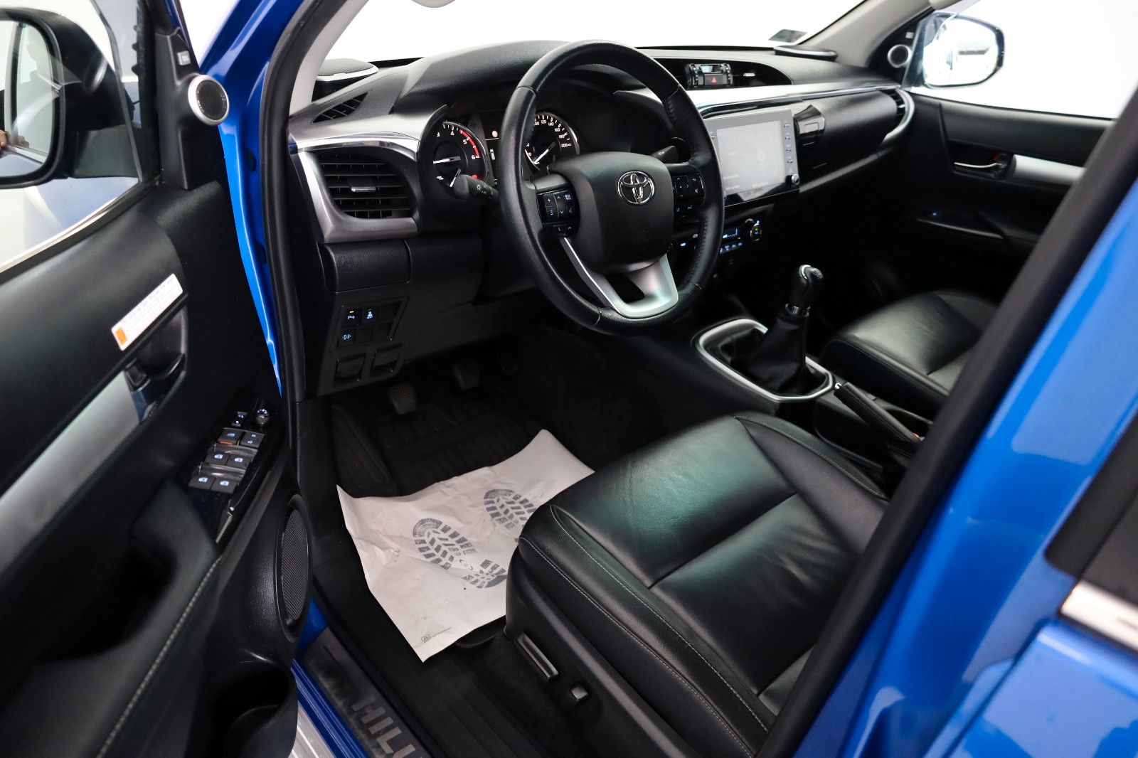 Fahrzeugabbildung Toyota Hilux 2.8 Executive 4x4,LED,Navi,Kamera,Hardtop