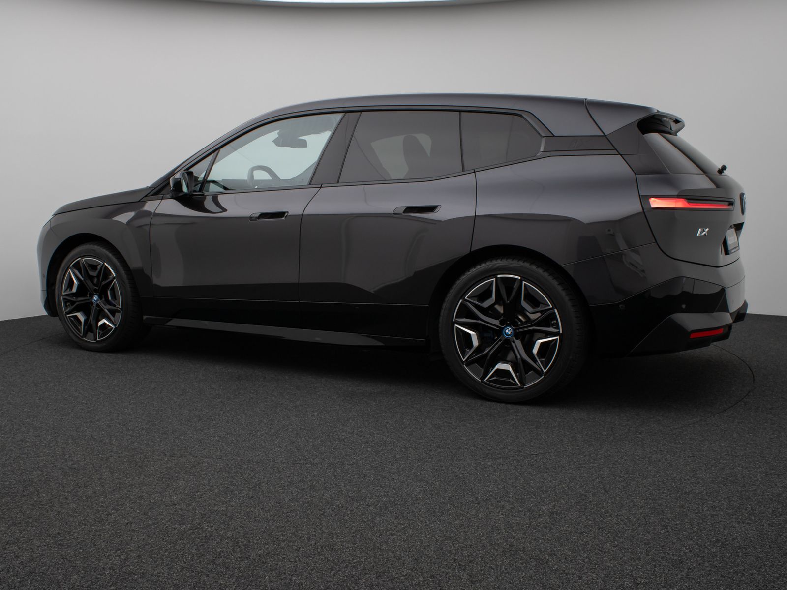 Fahrzeugabbildung BMW iX xD40 Panorama 360°DAB H/K Laser ACC AHK Sport