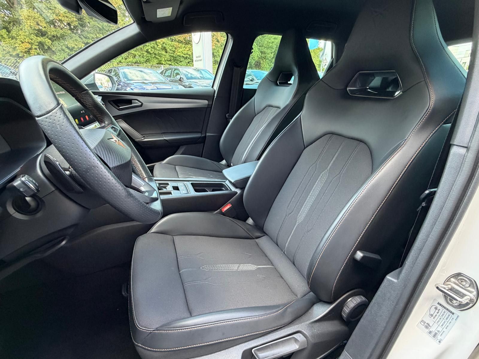 Fahrzeugabbildung CUPRA Leon 2.0 TSI VZ >VIRTU+LED+NAVI+PDC+DAB+19"+