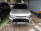 Mitsubishi Outlander Plug-in Hybrid TOP 2.4 MIVEC 4WD - Mitsubishi Plug-in Hybrid Outlander mit Schiebedach