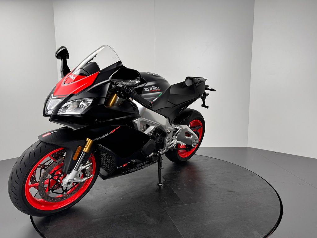 Fahrzeugabbildung Aprilia RSV4 RR *ARROW *TOP-ZUSTAND *2. HAND