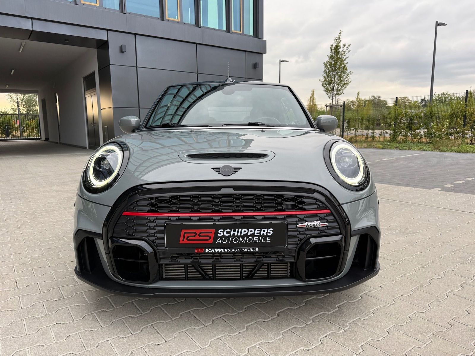 Fahrzeugabbildung MINI John Cooper Works Cabrio NAVI|KAMERA|ESS.-TRIM