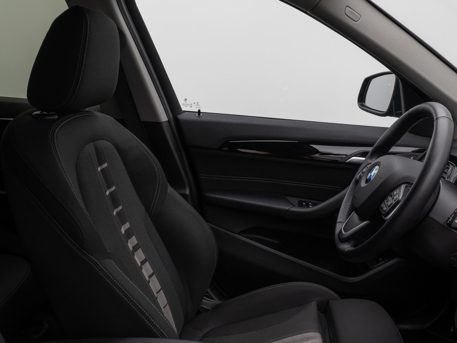 Fahrzeugabbildung BMW X1 sD18i Kamera DAB HiFi Navi Komfort LED Sport